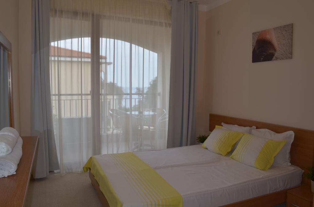 Bay Apartments Sozopol Bagian luar foto